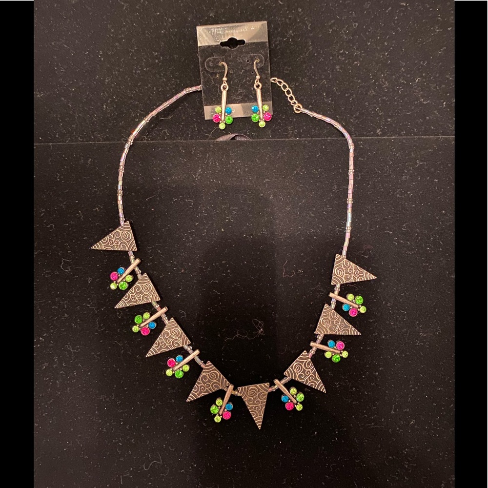 Necklace and earring set